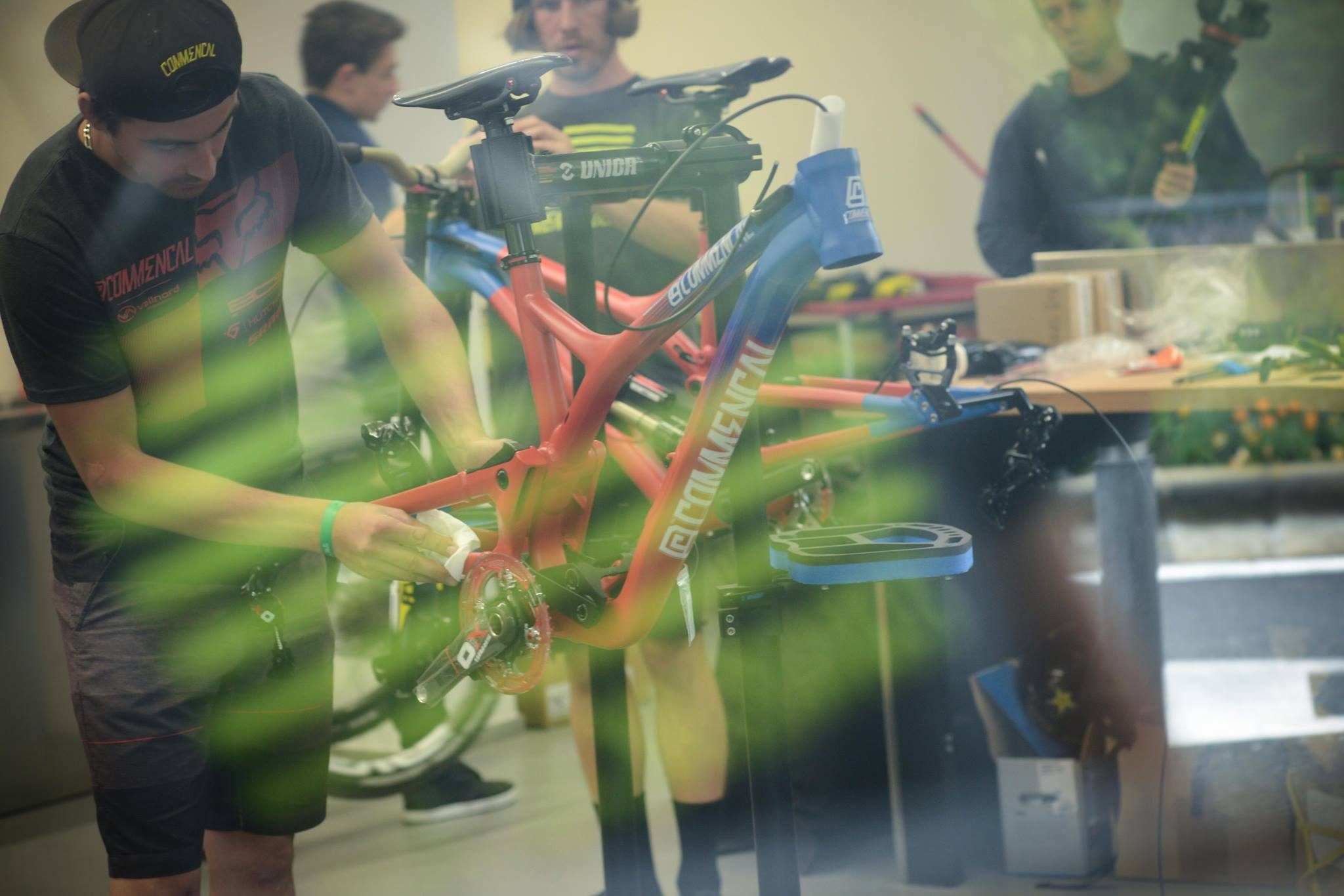 Dans les coulisses de l’équipe Commencal