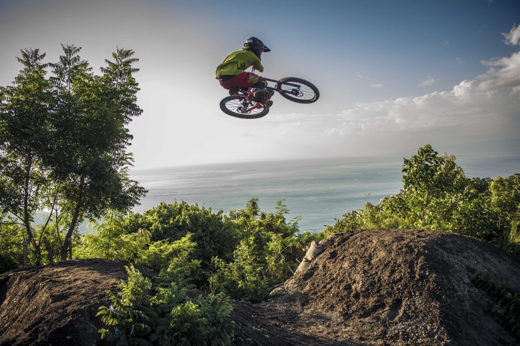 Surfing Trail – Trouver sa ligne à Bali
