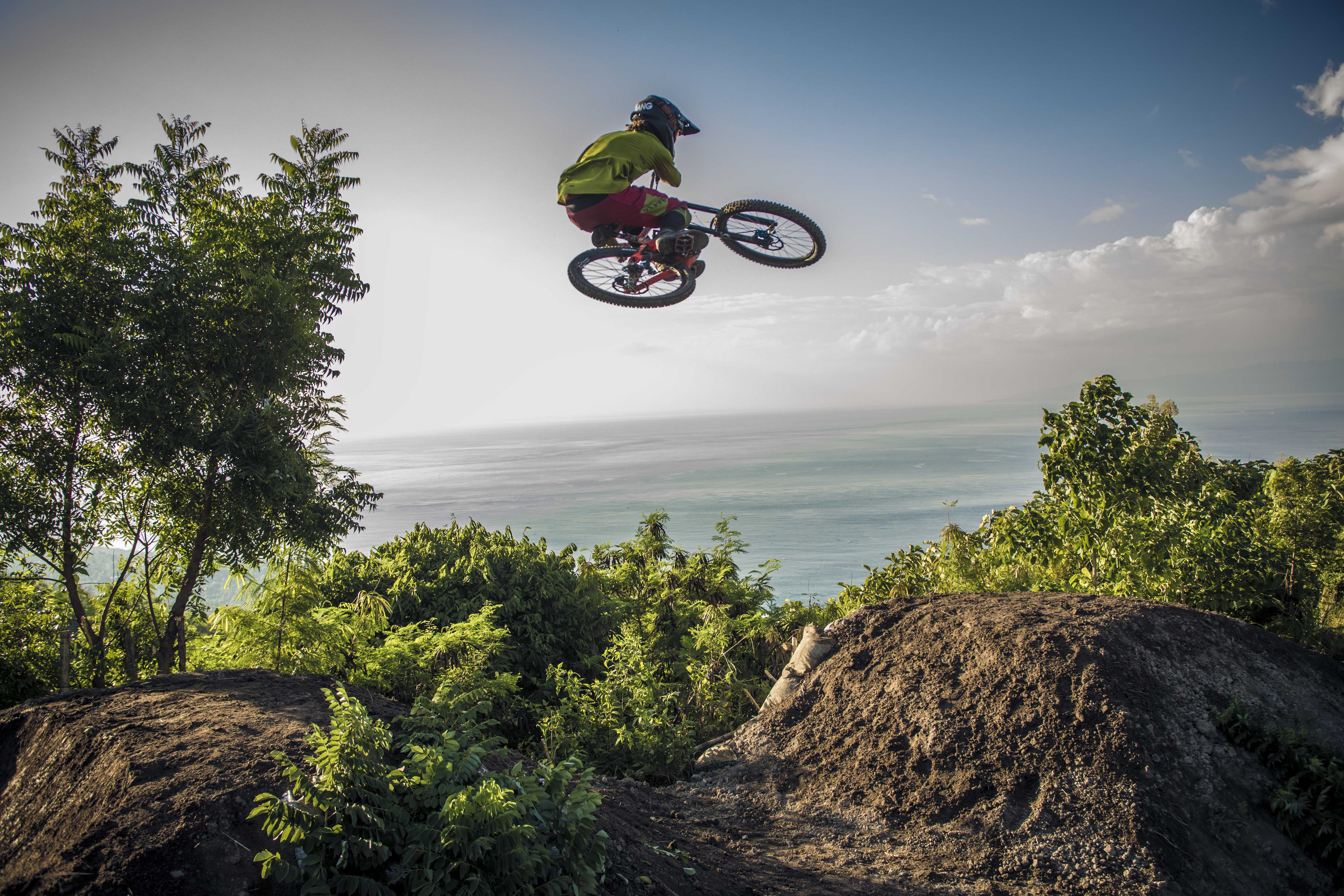 Surfing Trail – Trouver sa ligne à Bali