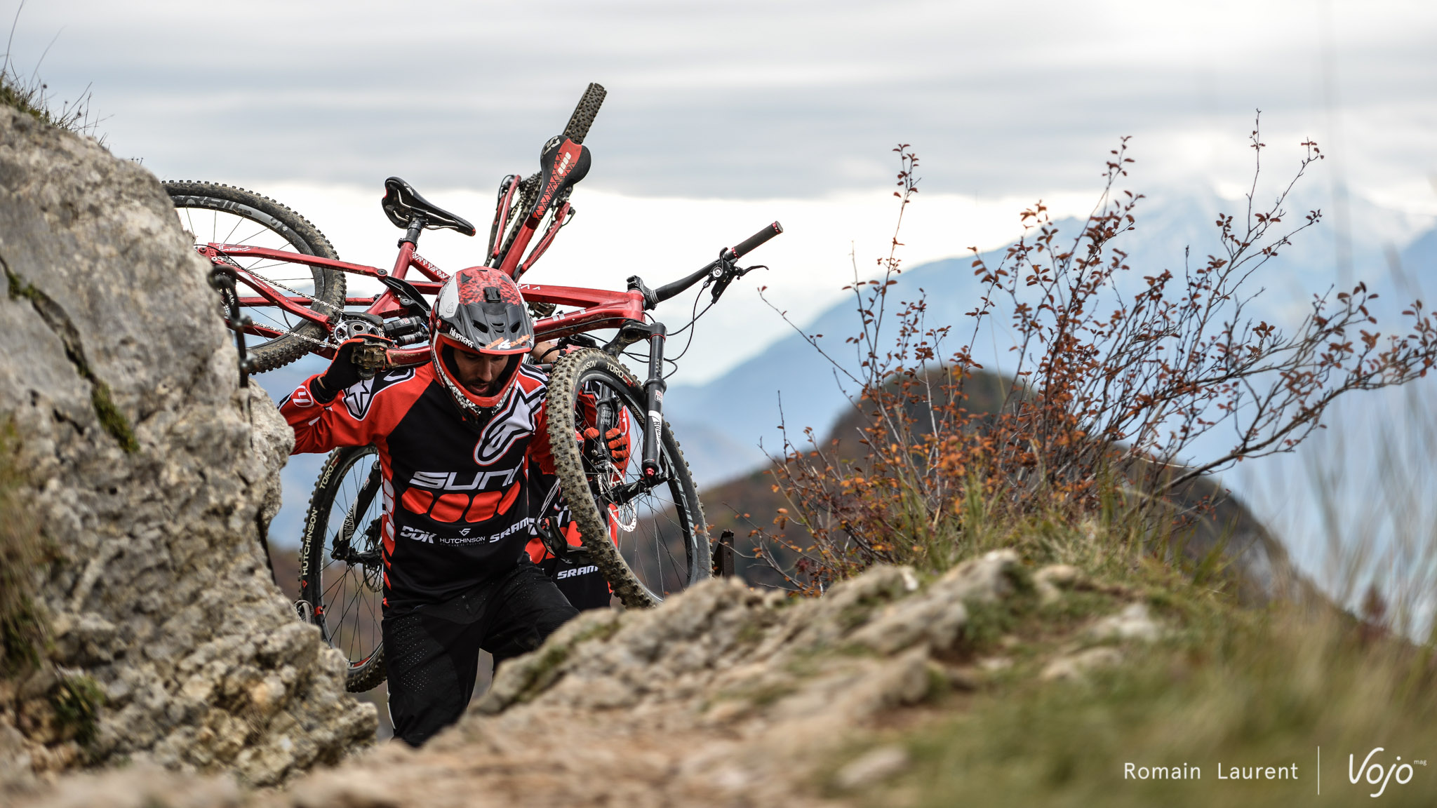Kilian et Thomas, en pleine remontée lors du tournage de leur vidéo au Mont Veyrier, leur « home spot » fétiche.