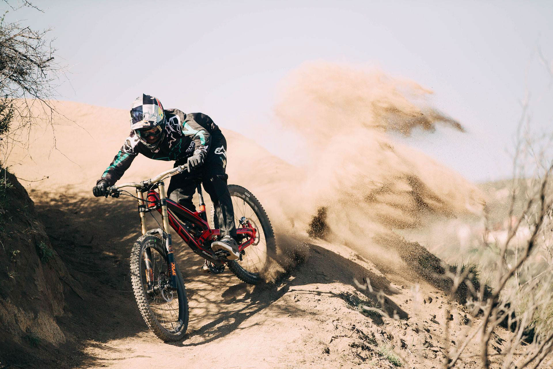Aaron Gwin et YT Industries : premiers tours de roues