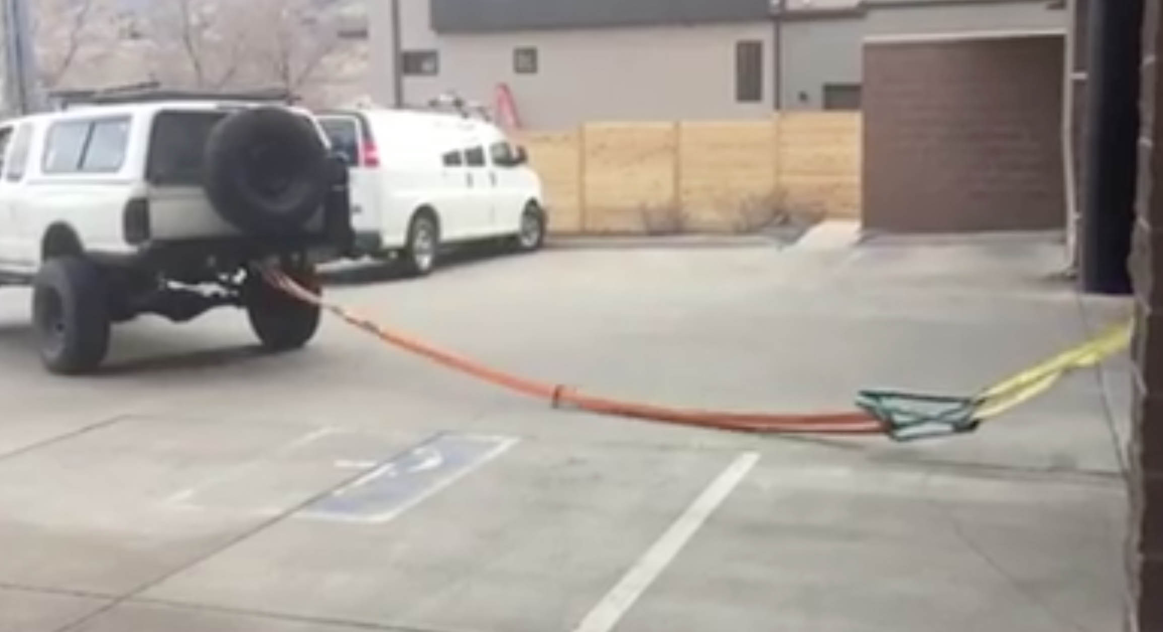 4×4 contre Santa Cruz Nomad : qui gagne ?