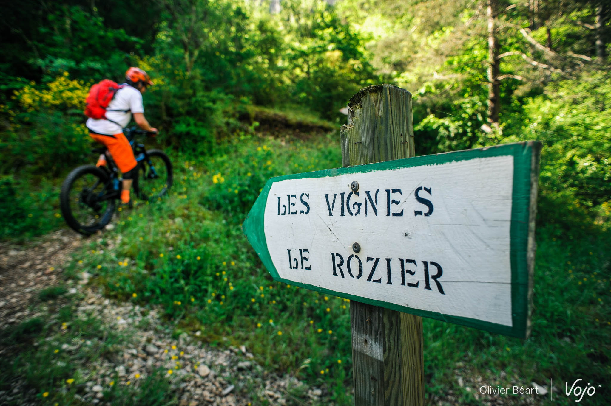 La région est parcourue par un énorme réseau d’anciens sentiers, utilisés dans le passé pour l’élevage et l’agriculture, mais qui font aujourd’hui le bonheur des bikers et des marcheurs.