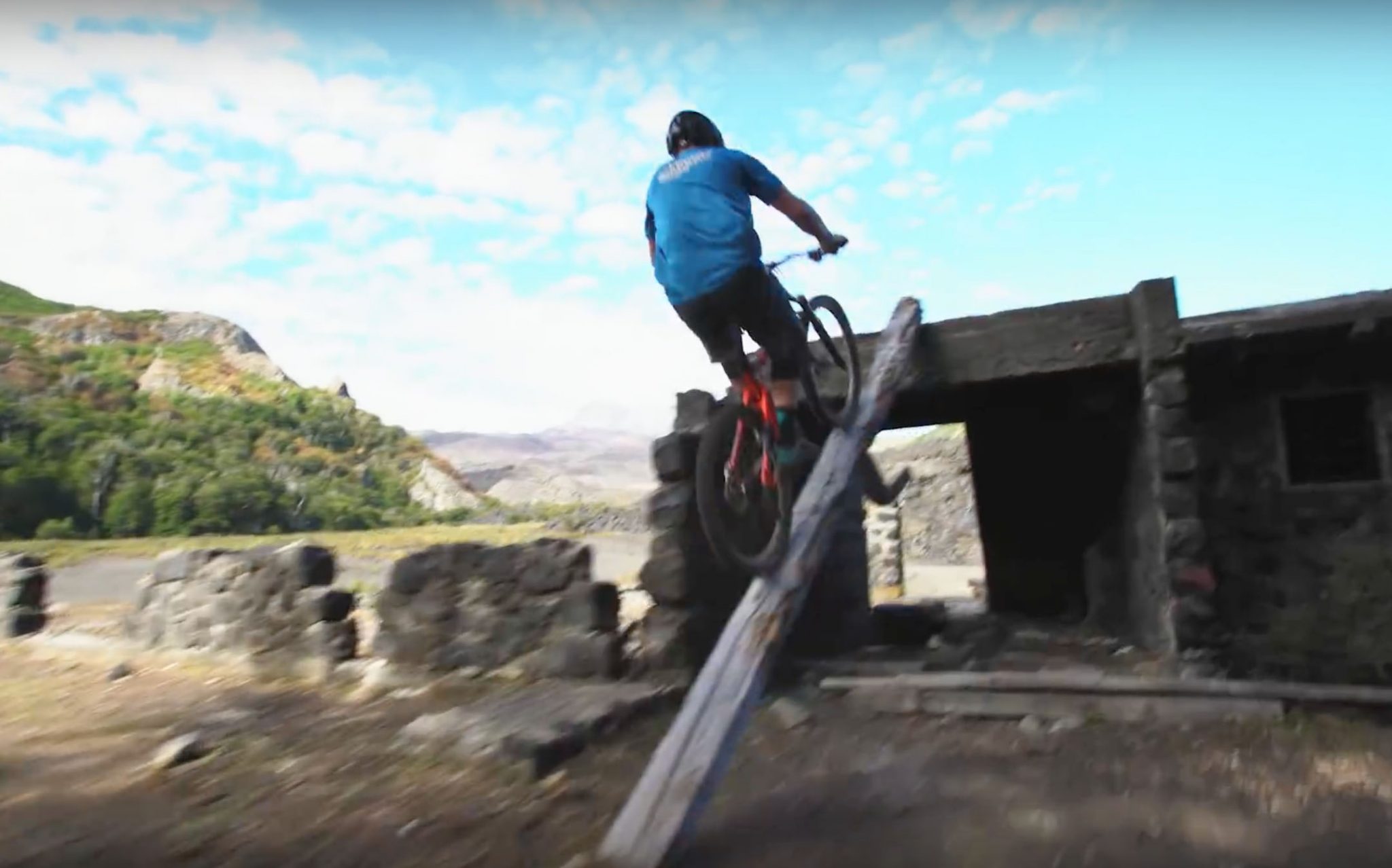 Chris Akrigg et le team Mongoose au Chili