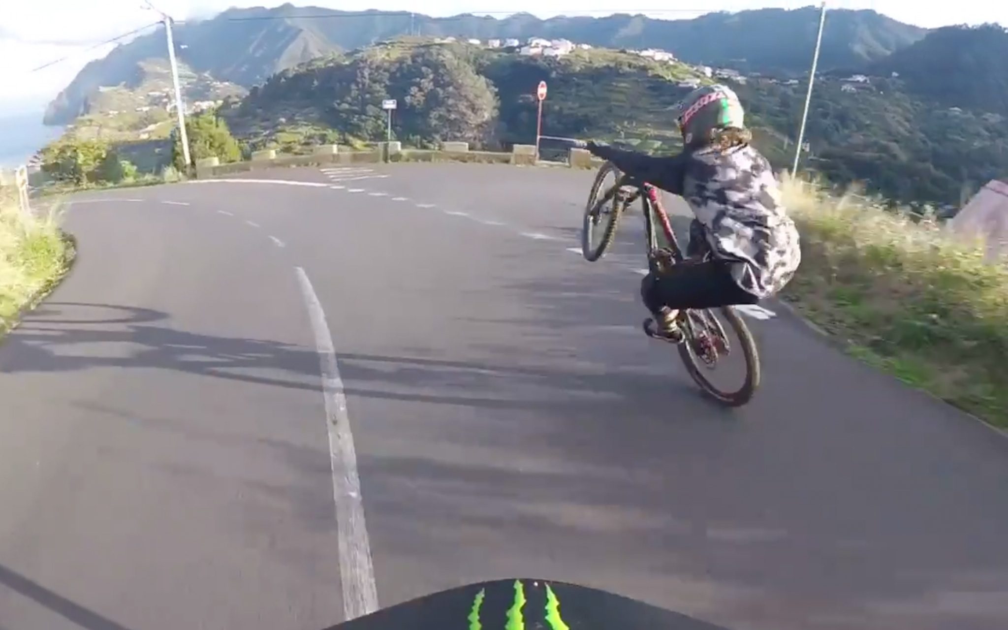 Nico Vink sur une roue, à Madère