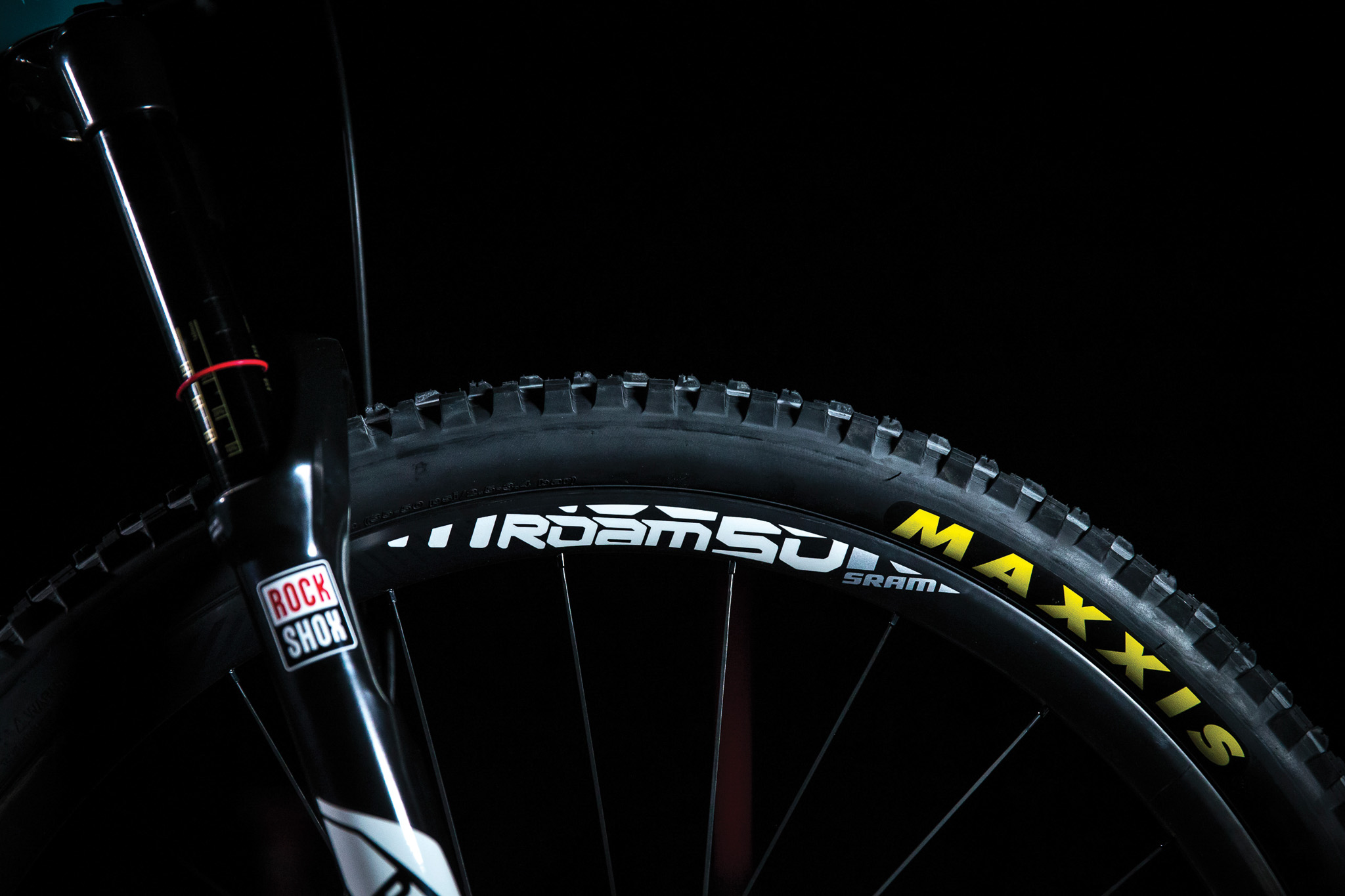 Sram Roam 50 : les nouvelles polyvalentes en carbone