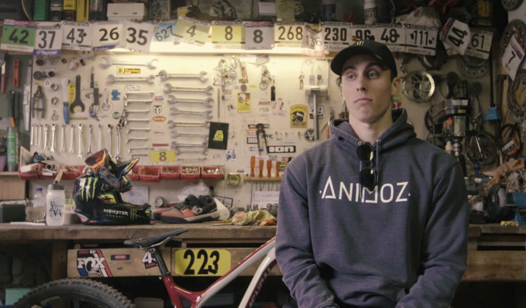 Amaury Pierron, chez lui, en Auvergne