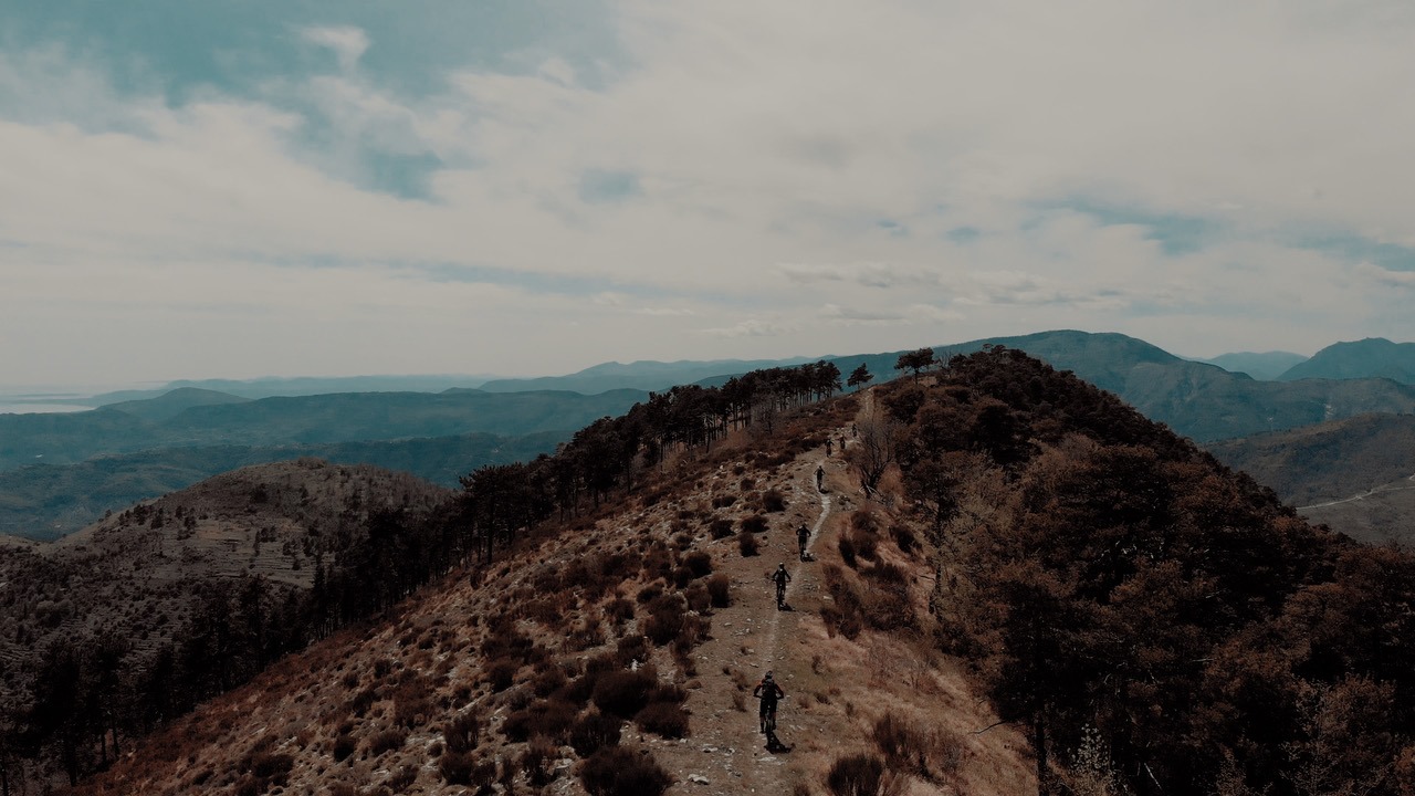 Chloé Gallean & Vojo pour l&rsquo;E-Girls &lsquo;n Bikes