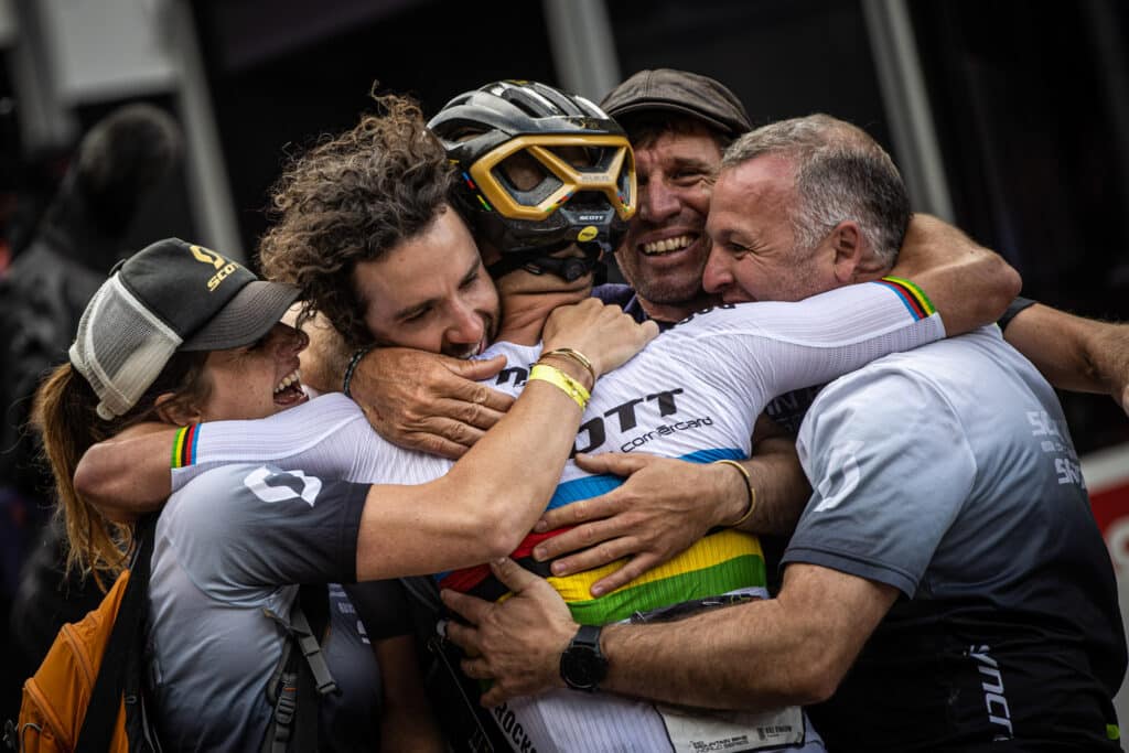 N1NO Beyond – Episode 1 : dans les coulisses avec Nino Schurter