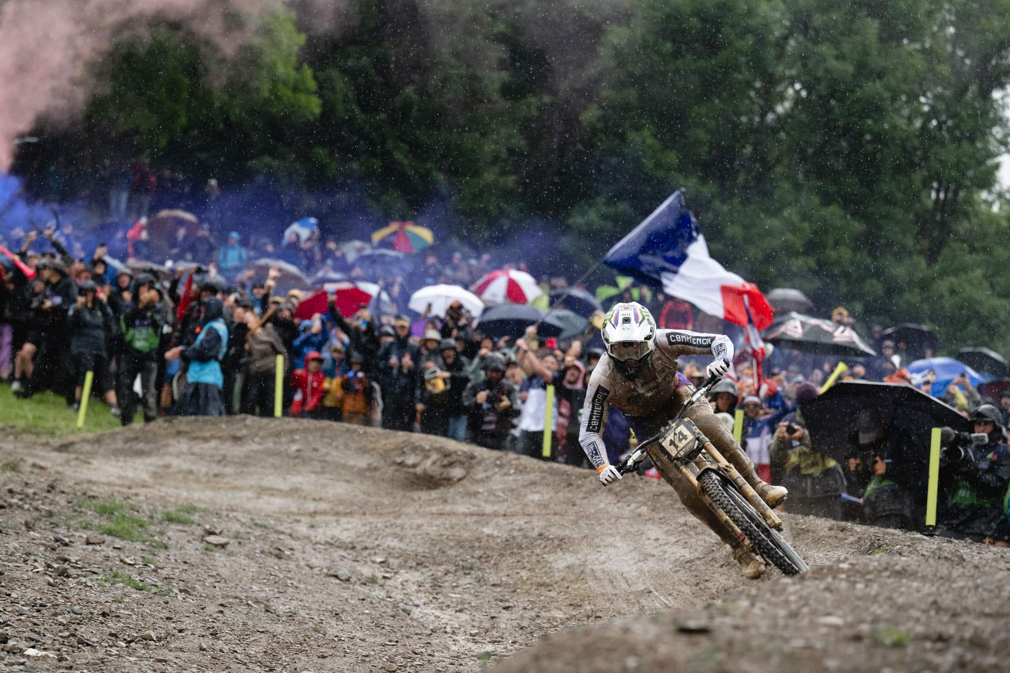 World Cup DH 2024 #5 – Les Gets | Amaury Pierron le magicien