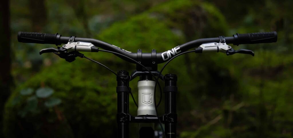 Nouveauté I OneUp dévoile son nouveau cintre : le V2 Carbon