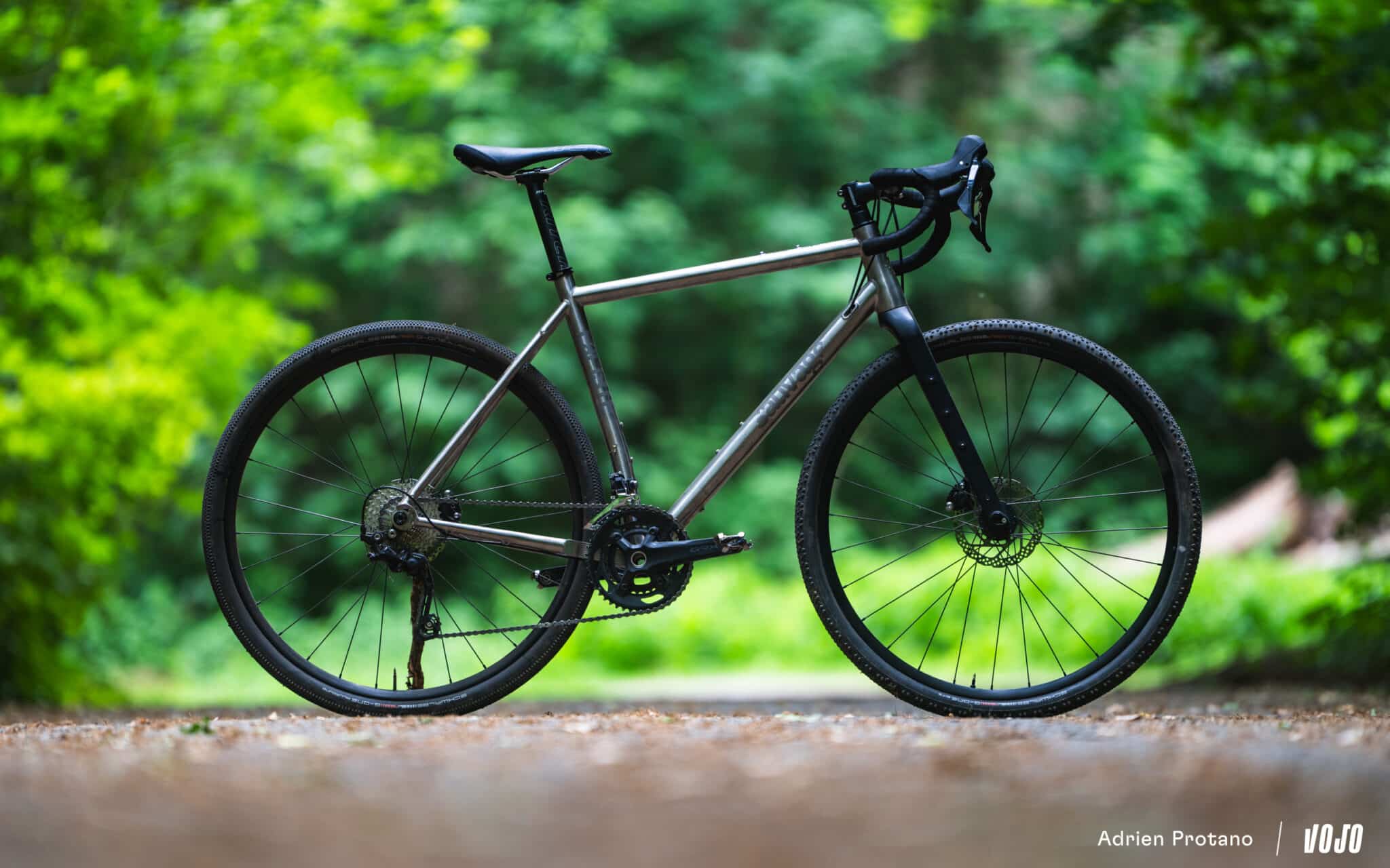 Test Gravel | Sauvage LaPiste : le titane accessible pour tous