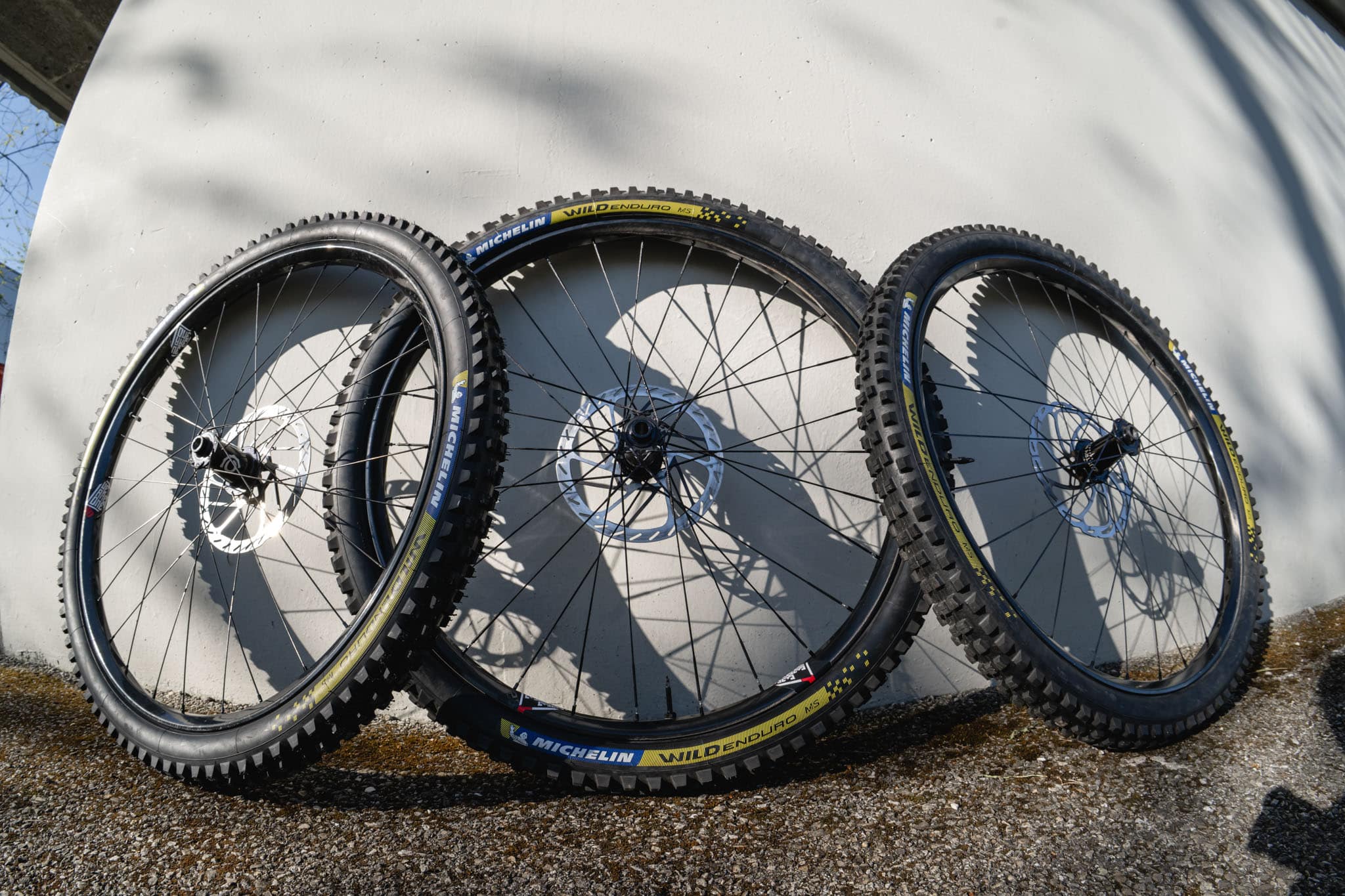 Les rayons peuvent-ils tout changer ? Test roues VTT We Are One Convergence Triad