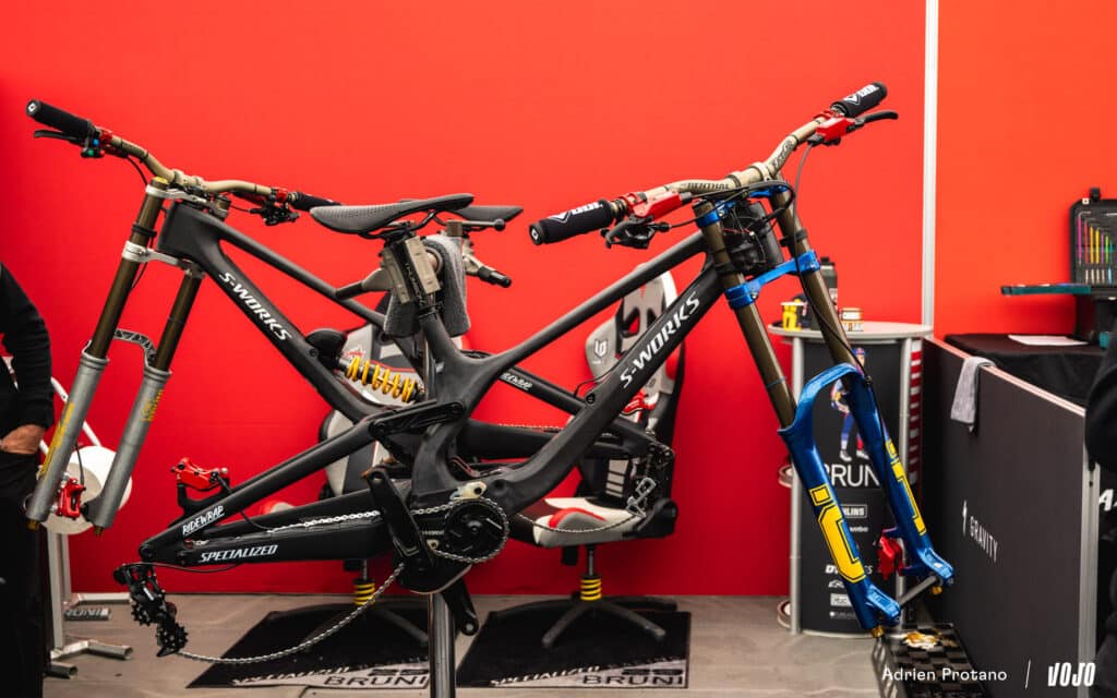 Spyshot | Le nouveau Specialized Demo carbon aperçu à la coupe du monde des Gets