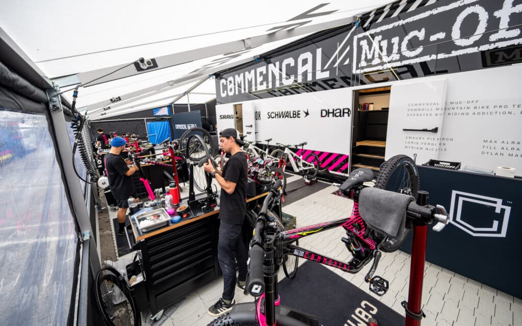 World Cup 2025 – Les Gets | Nos trouvailles dans les paddocks DH