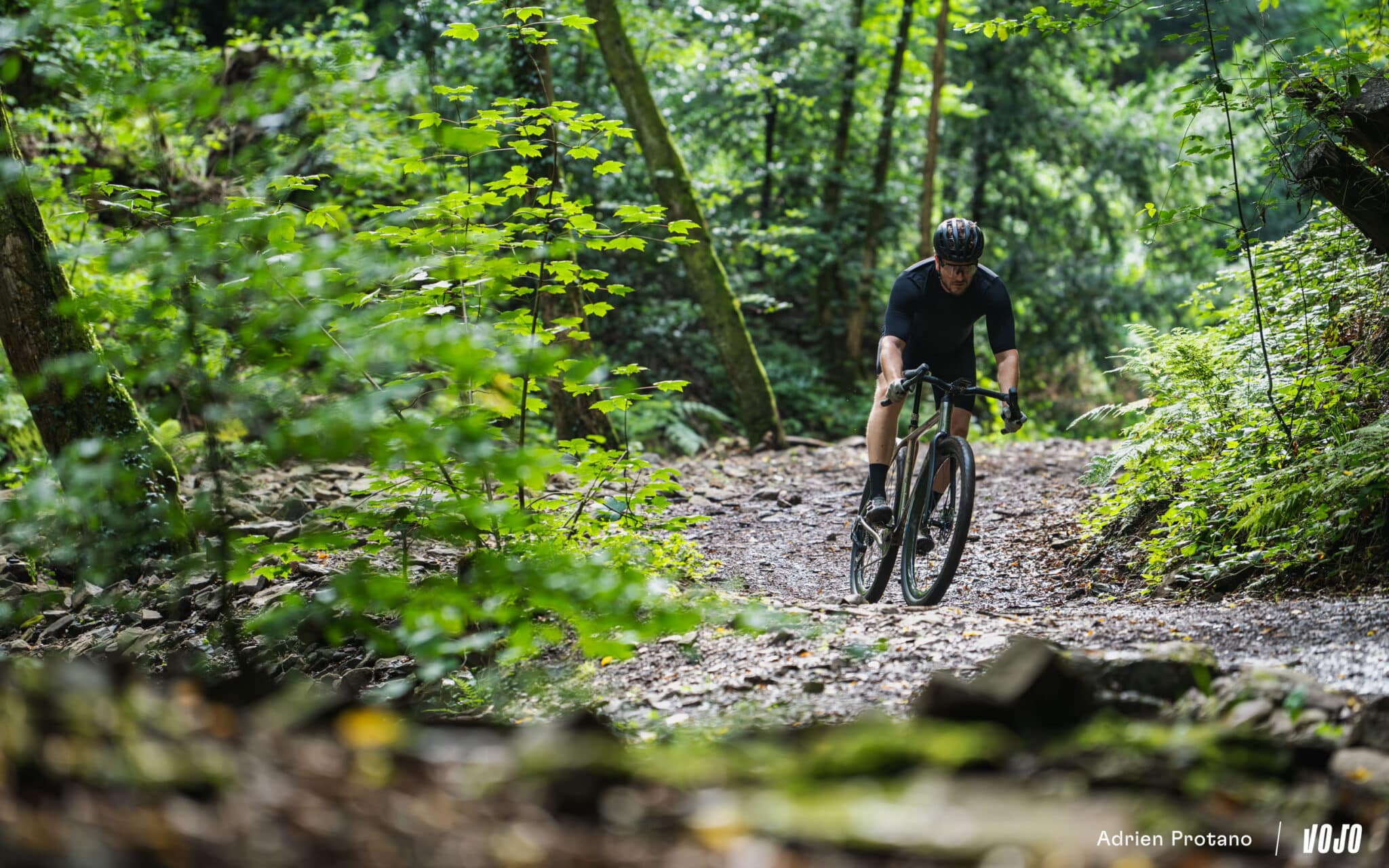 https://dev.vojomag.com/app/uploads/2025/08/Leon Larage Gravel 2025 test avis vojo VTTAE nouveaute A.Protano 26 2048x1280.jpg