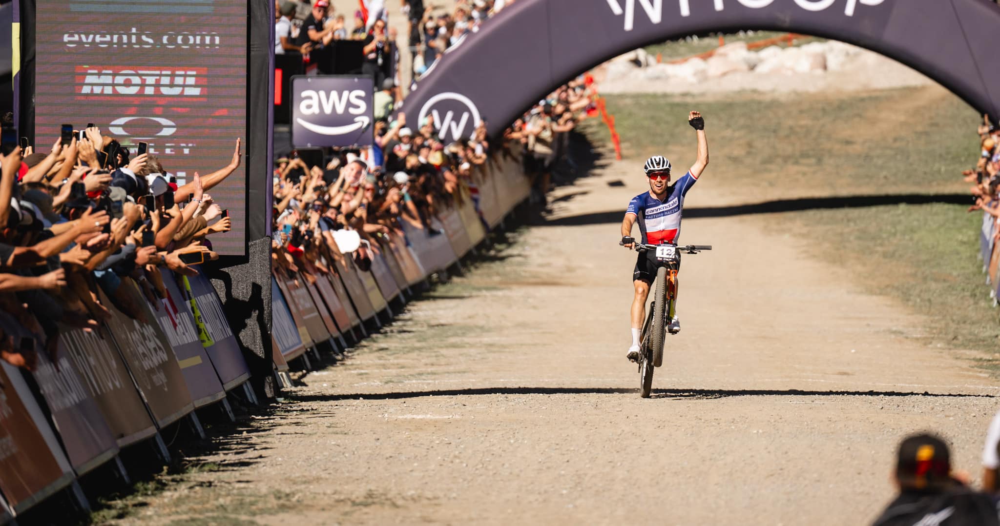 Les Gets 2025 | XCO Hommes : Luca Martin triomphe en France