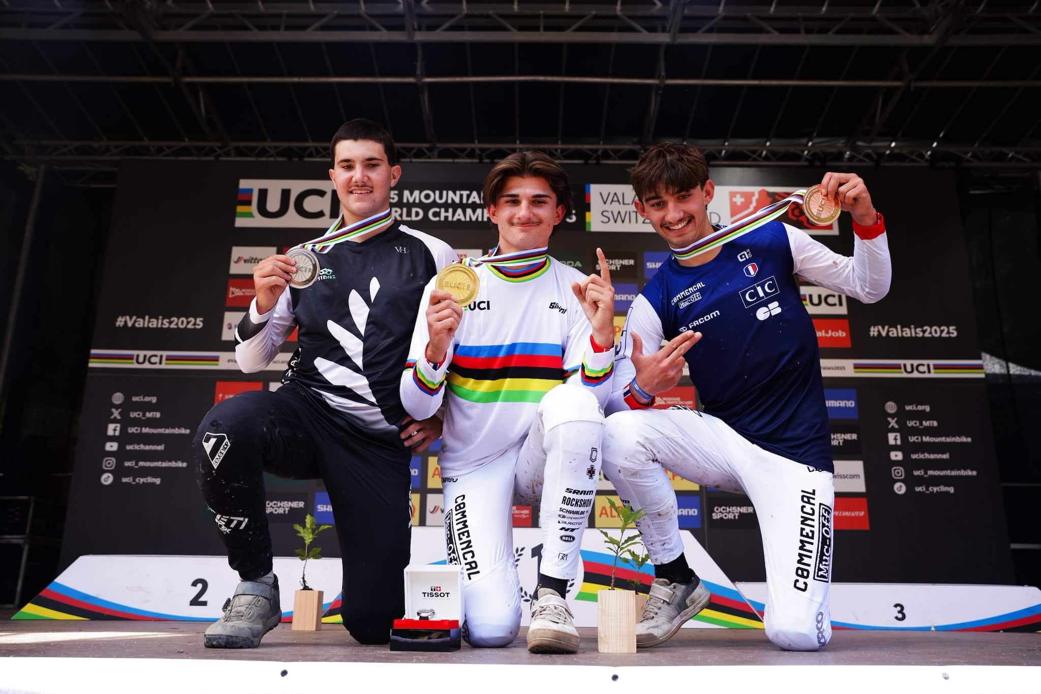 Worlds MTB 2025  | DH Junior : Max Alran champion du monde et son frère Till en bronze !