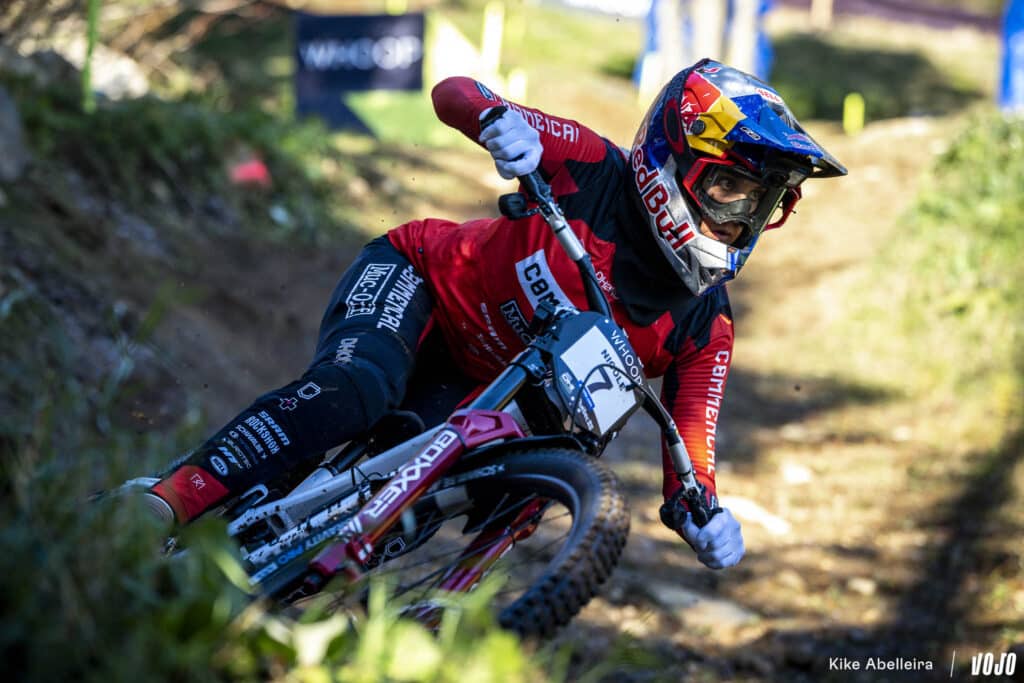 World Cup MTB 2025 | Qualifs DH Mont-Saint-Anne #10 : Loïc Bruni et Myriam Nicole en tête